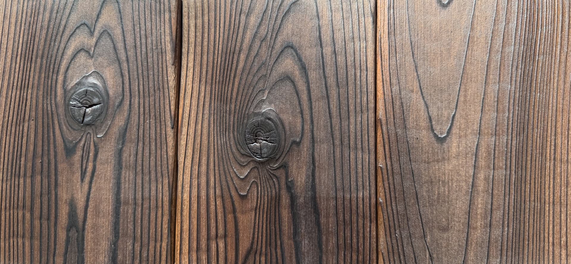 Japoninis kedras su KIME Dark Oak šveistu paviršiumi
